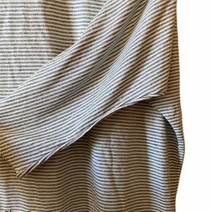 Rachel Zoe grey & white soft quarter sleeve shirt